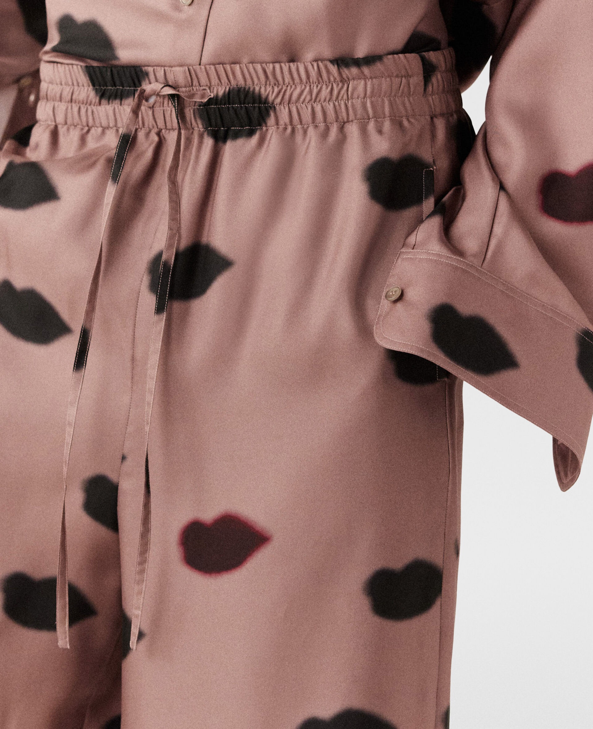 Oversized Lips Print Trousers - 4