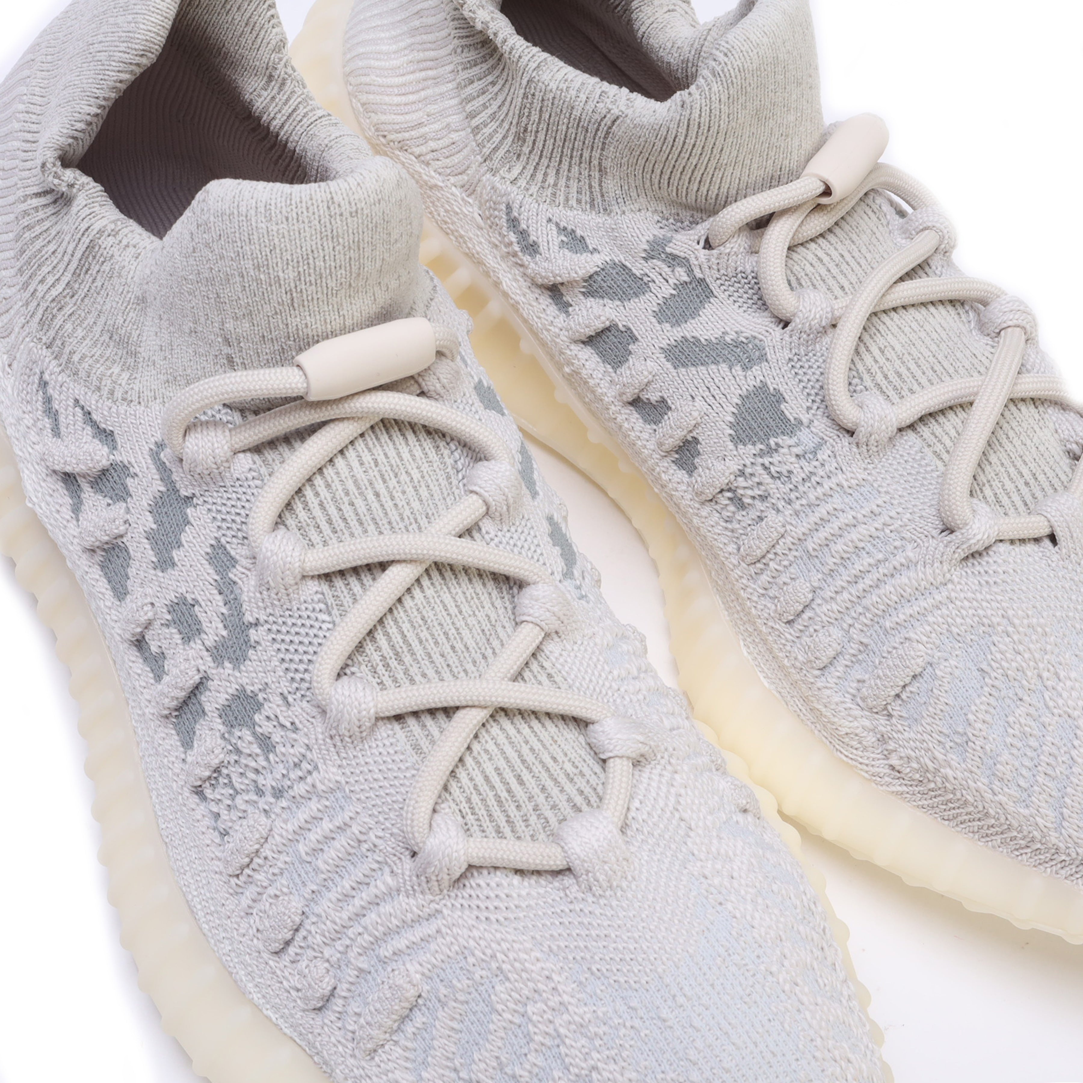 adidas x YEEZY YZY 350 V2 CMPCT | REVERSIBLE