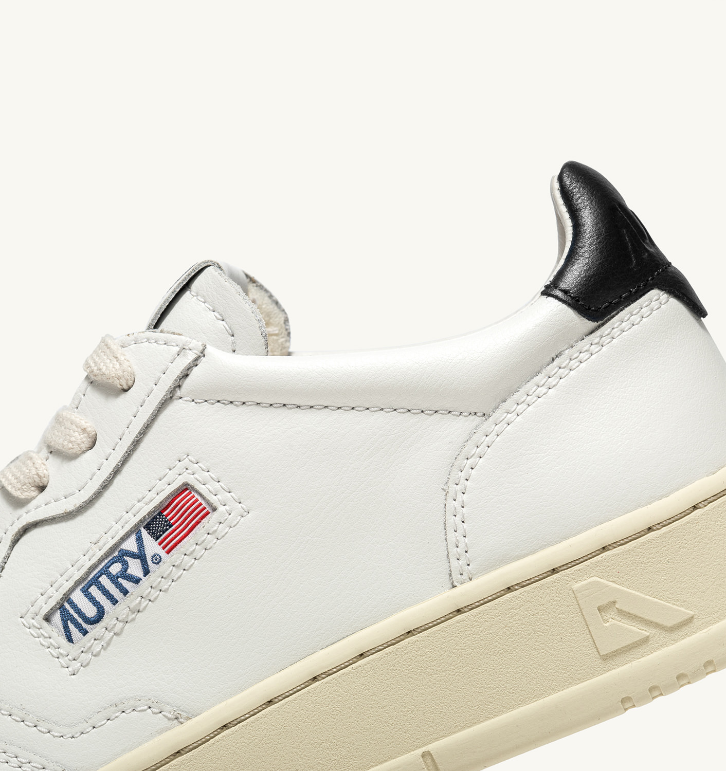 MEDALIST LOW SNEAKERS IN WHITE AND BLACK LEATHER - 6