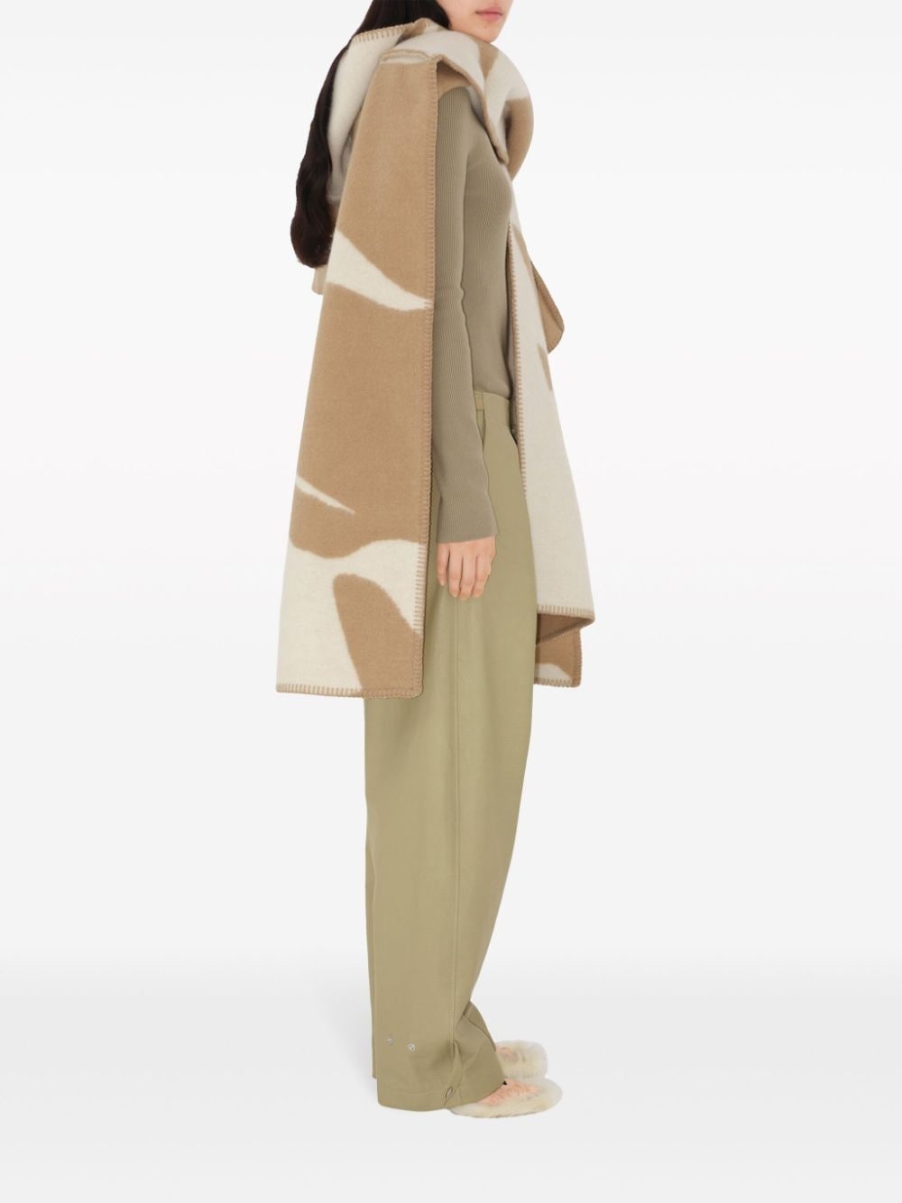 EKD-motif hooded wool cape - 2