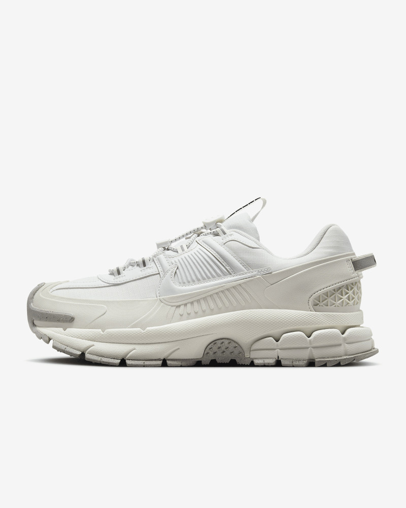 Nike Zoom Vomero Roam Women's Winterized Shoes - 1