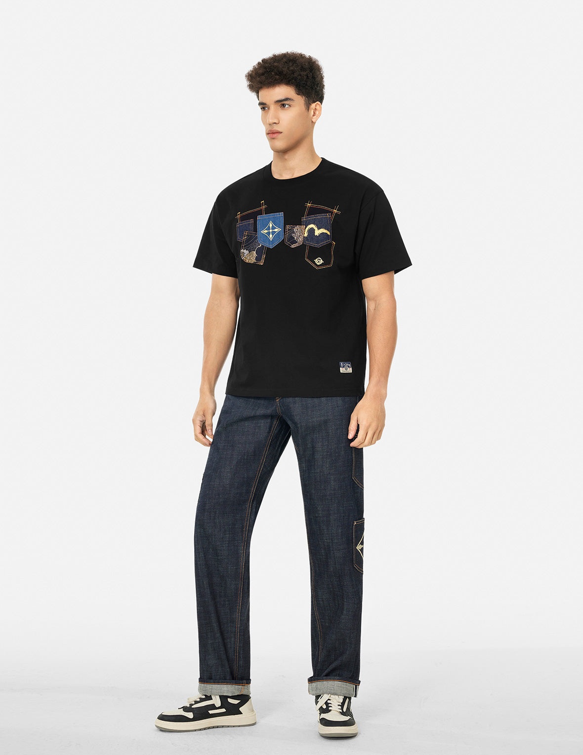 Multi-Pocket and Multi-Print Relax Fit T-shirt - 3