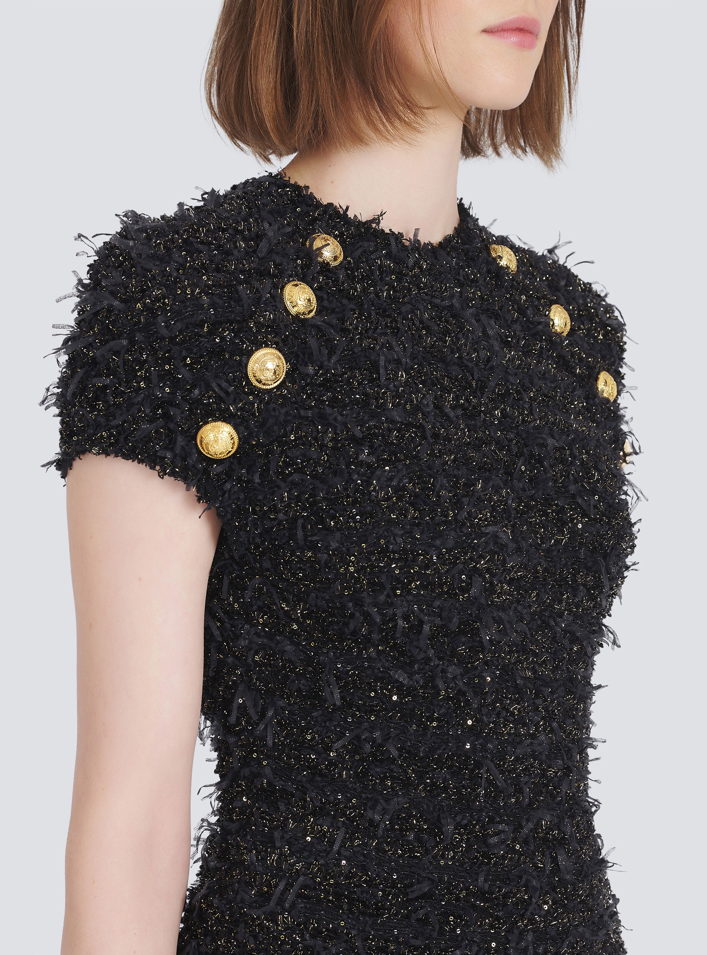 Short tweed dress with gold-tone buttons - 10