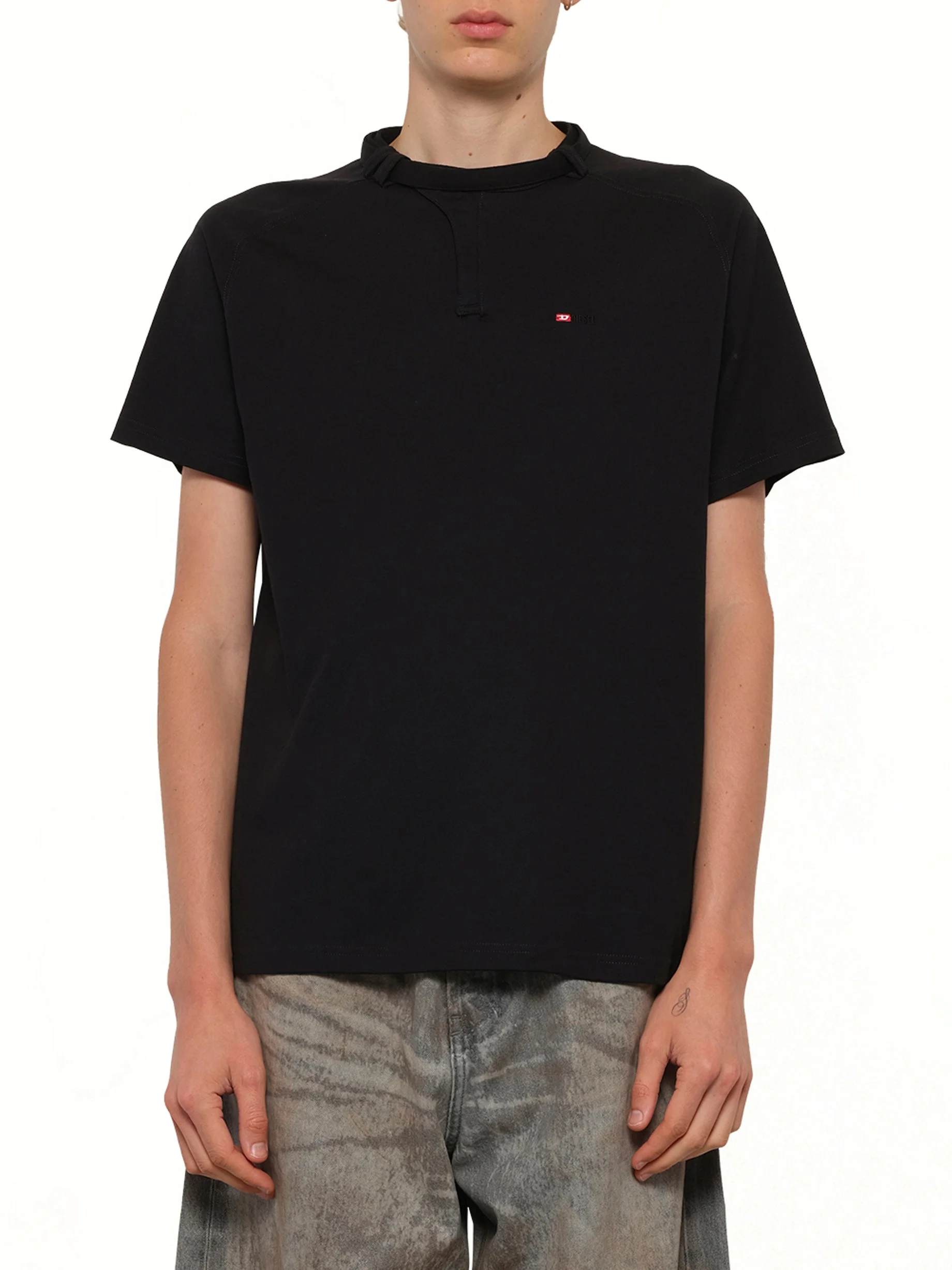 T-KAUKO T-Shirt in Black - 1