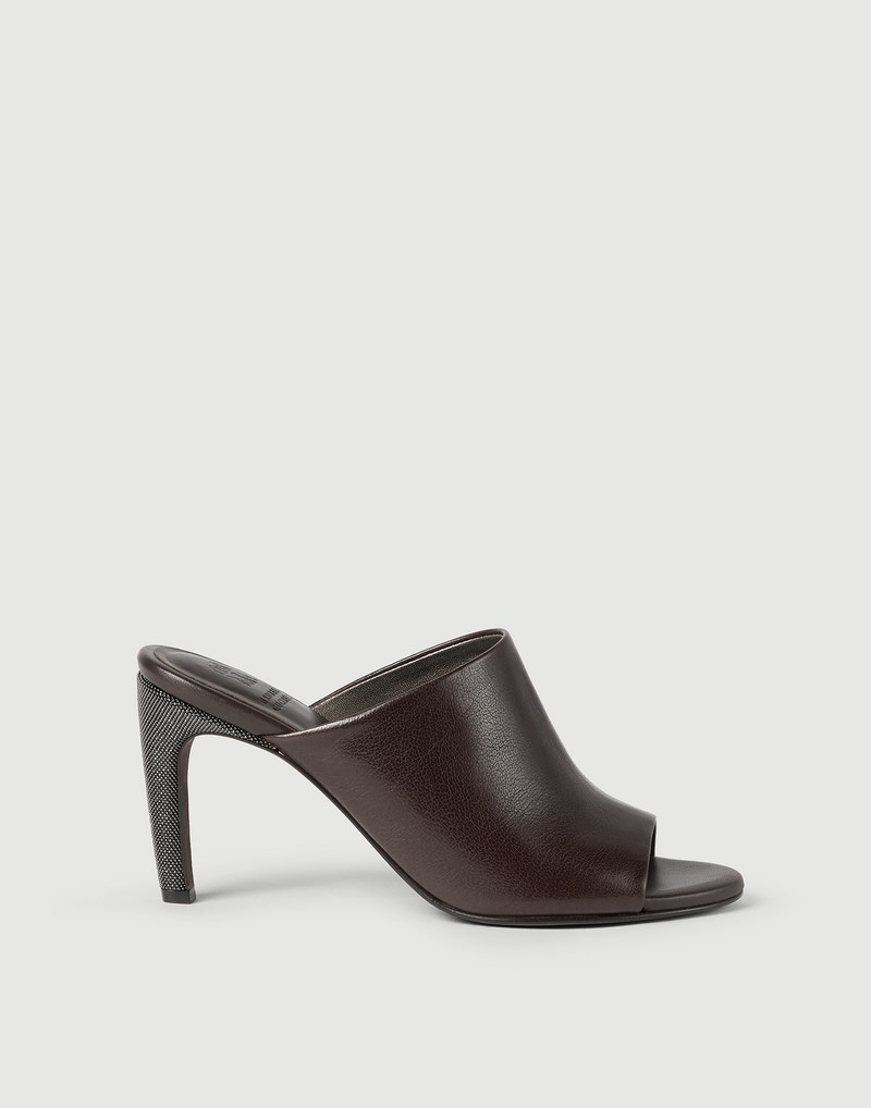 Classic leather heels with precious details 1