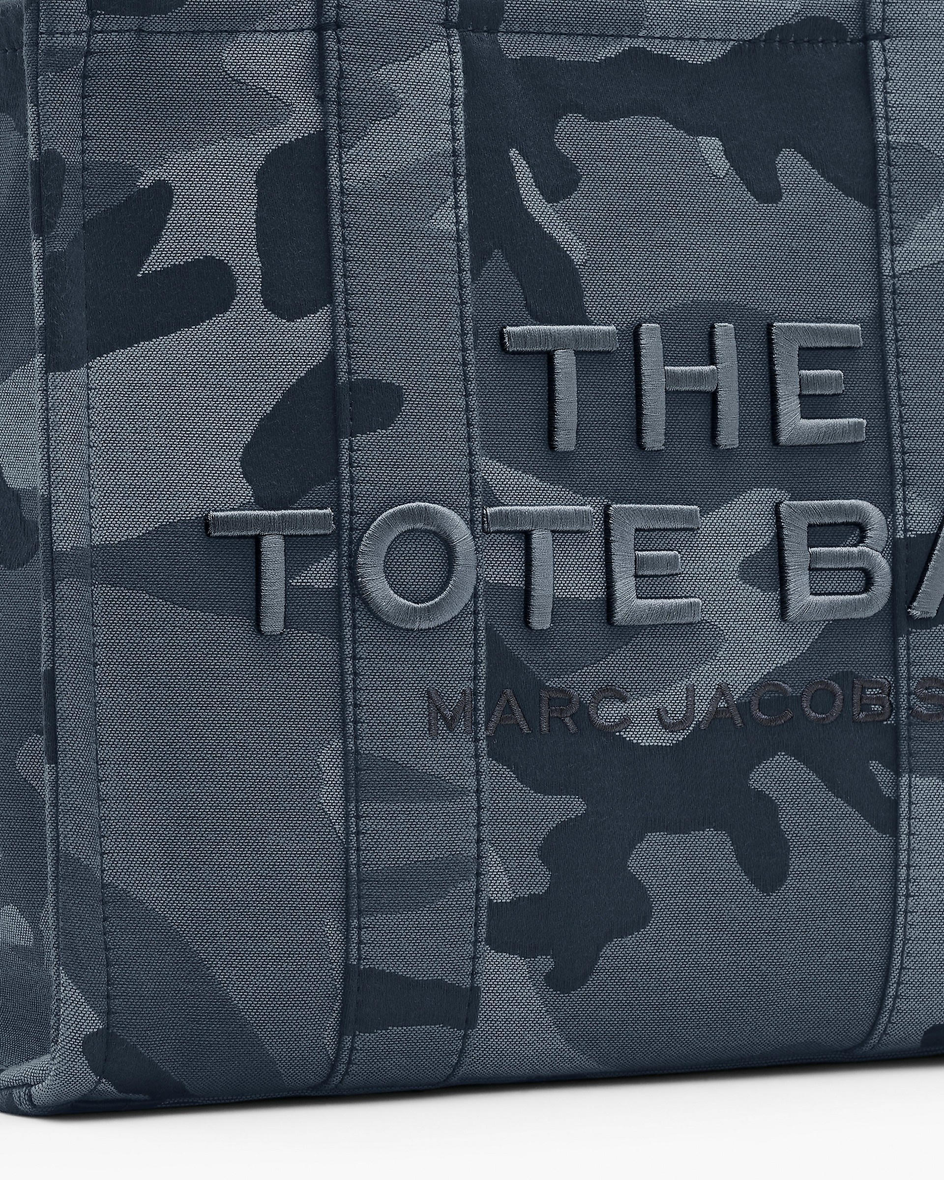 THE CAMO JACQUARD MEDIUM TOTE BAG - 5