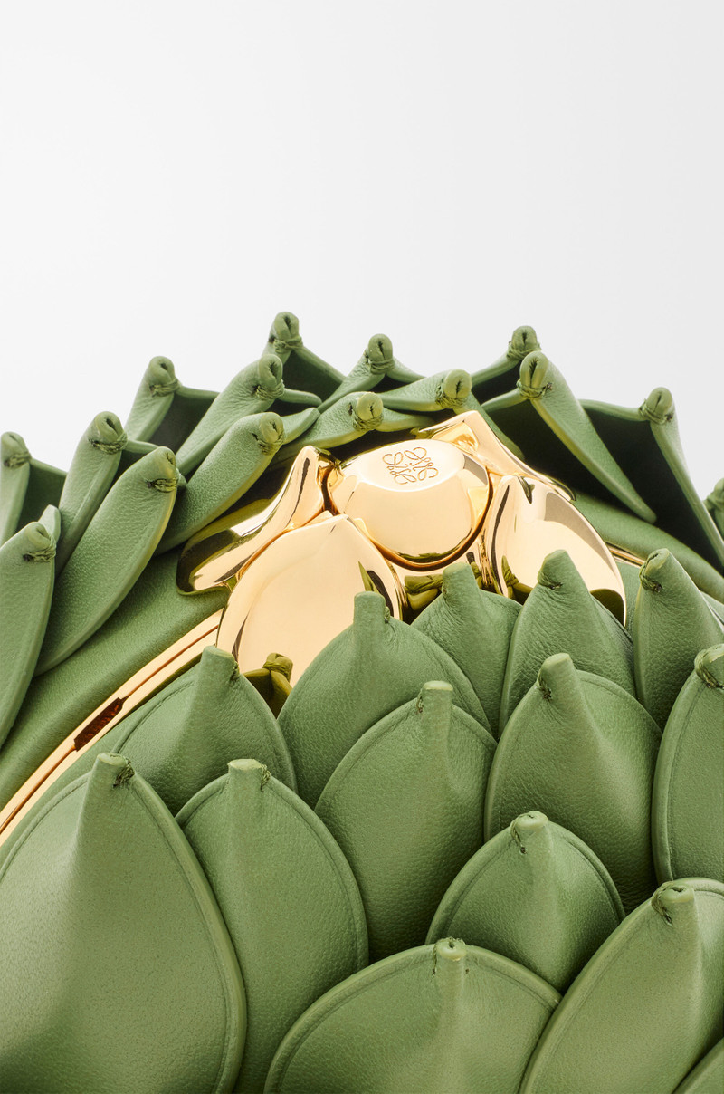 Artichoke clutch in nappa lambskin 6