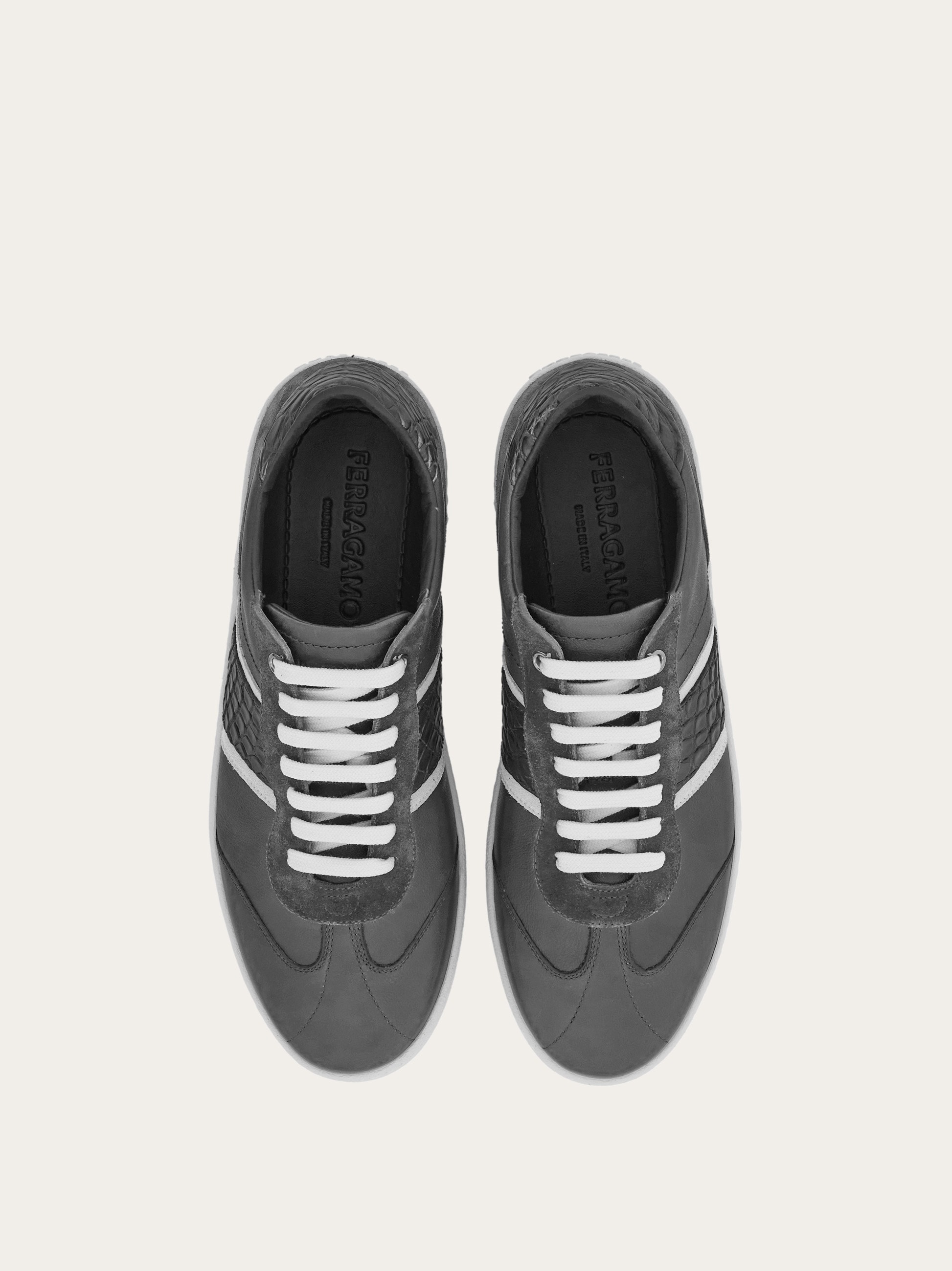 Low top sneaker - 2
