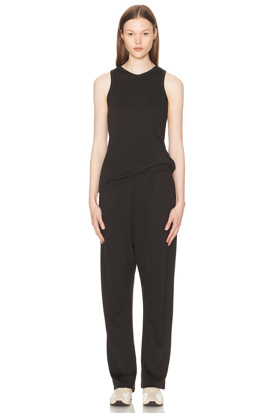 Nevia Pant - 4