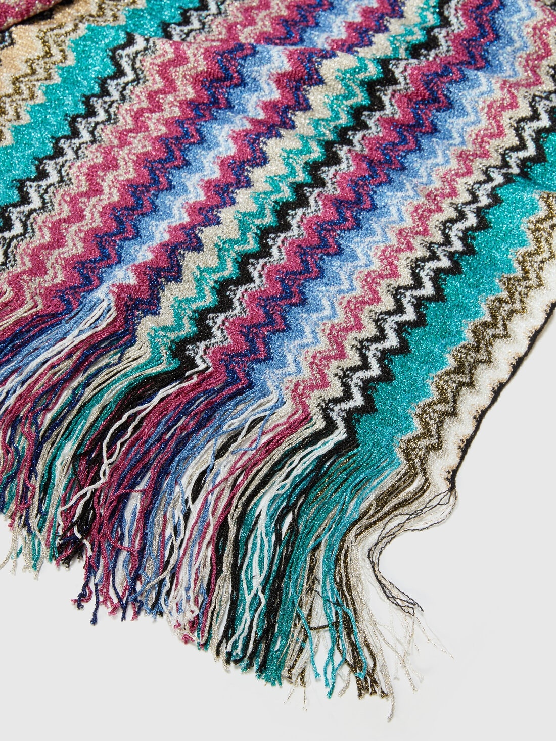 Viscose blend scarf with chevron pattern and fringes - 2