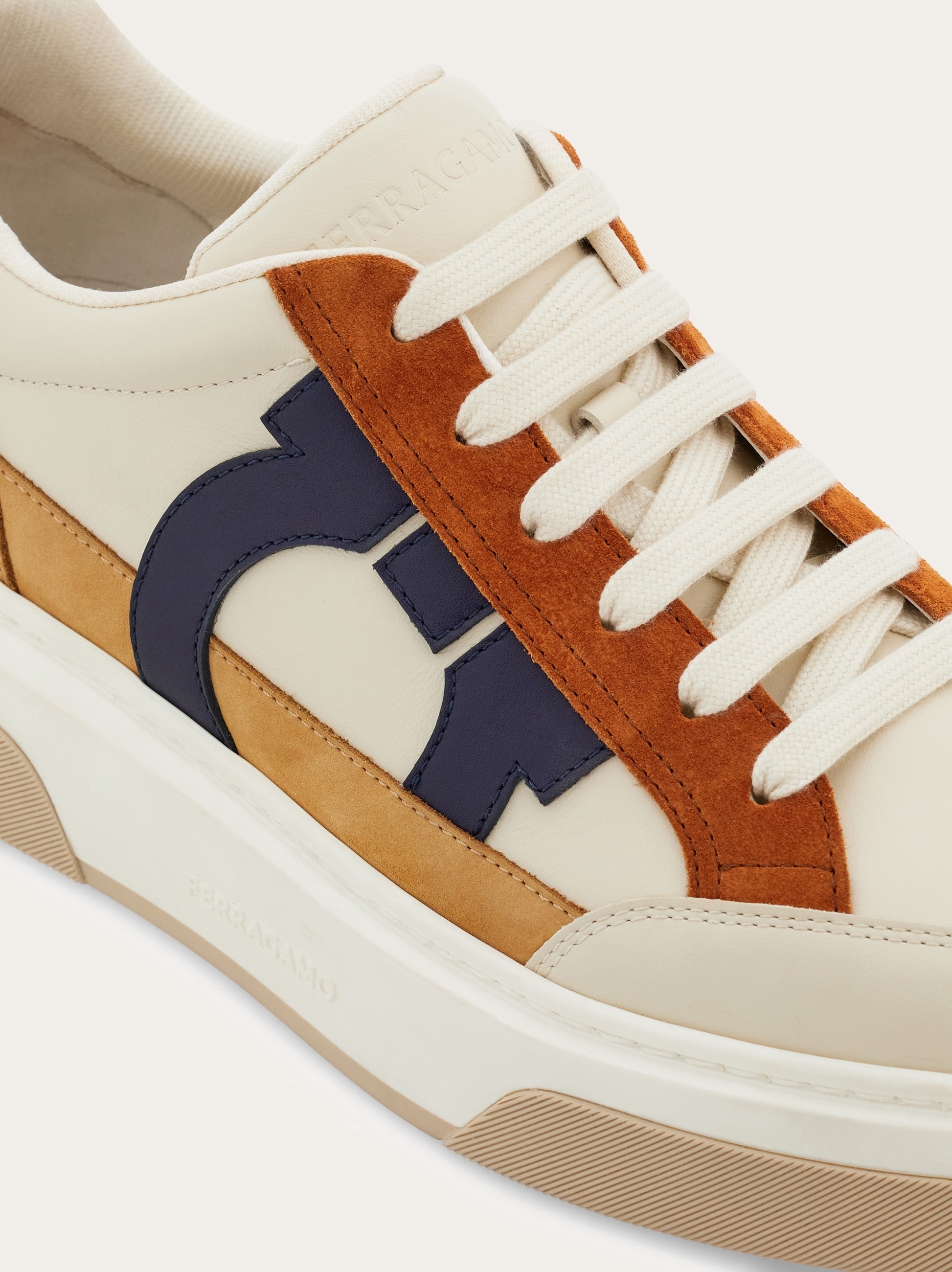 Low cut sneaker with Gancini outline - 6
