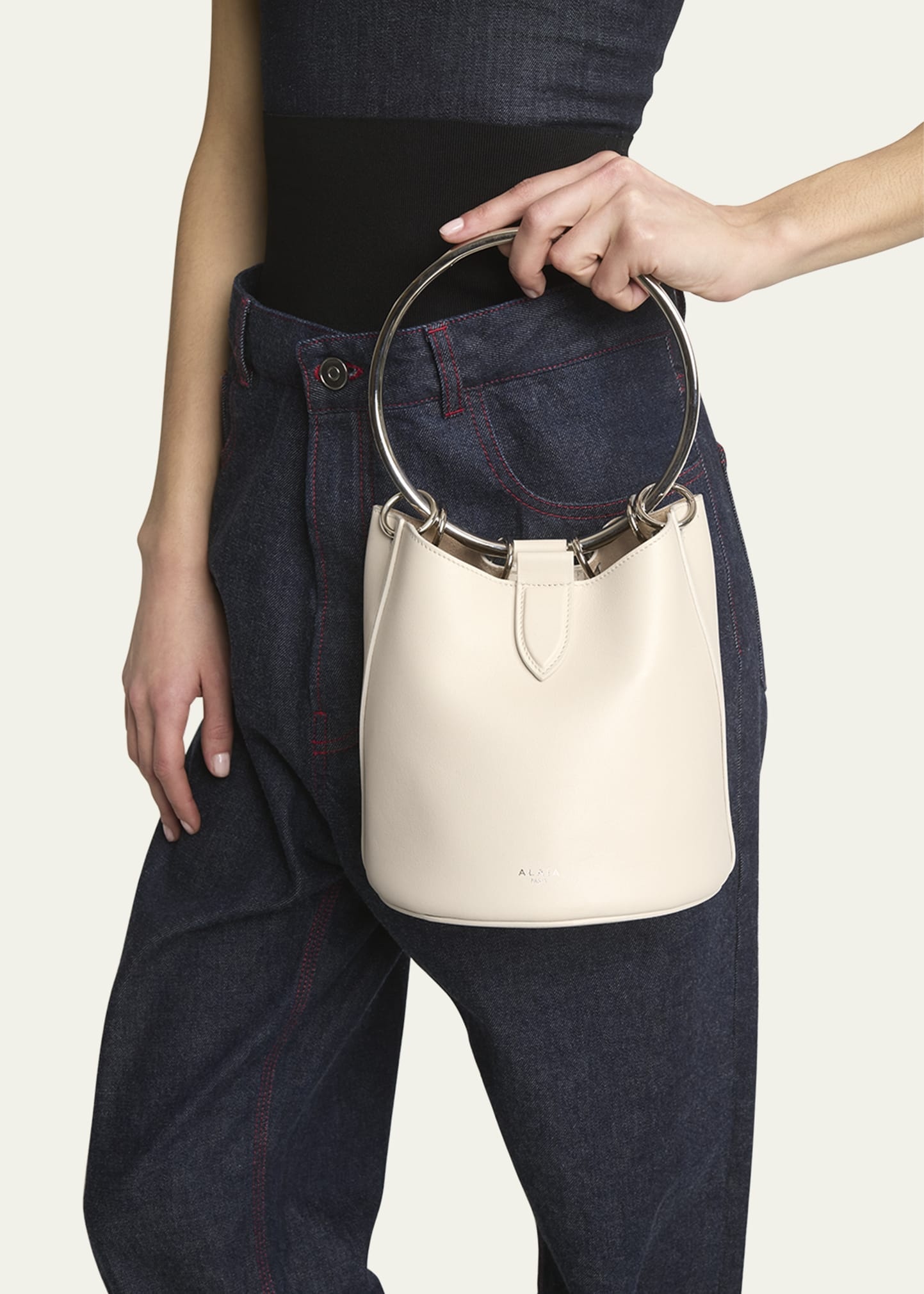 Medium Ring Bucket Bag in Leather - 2