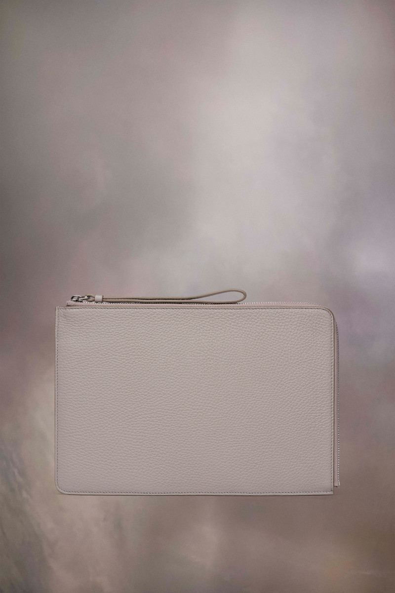 Four stitches pouch 3