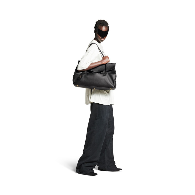 Women's Carrie Carry All Bag in Black 8