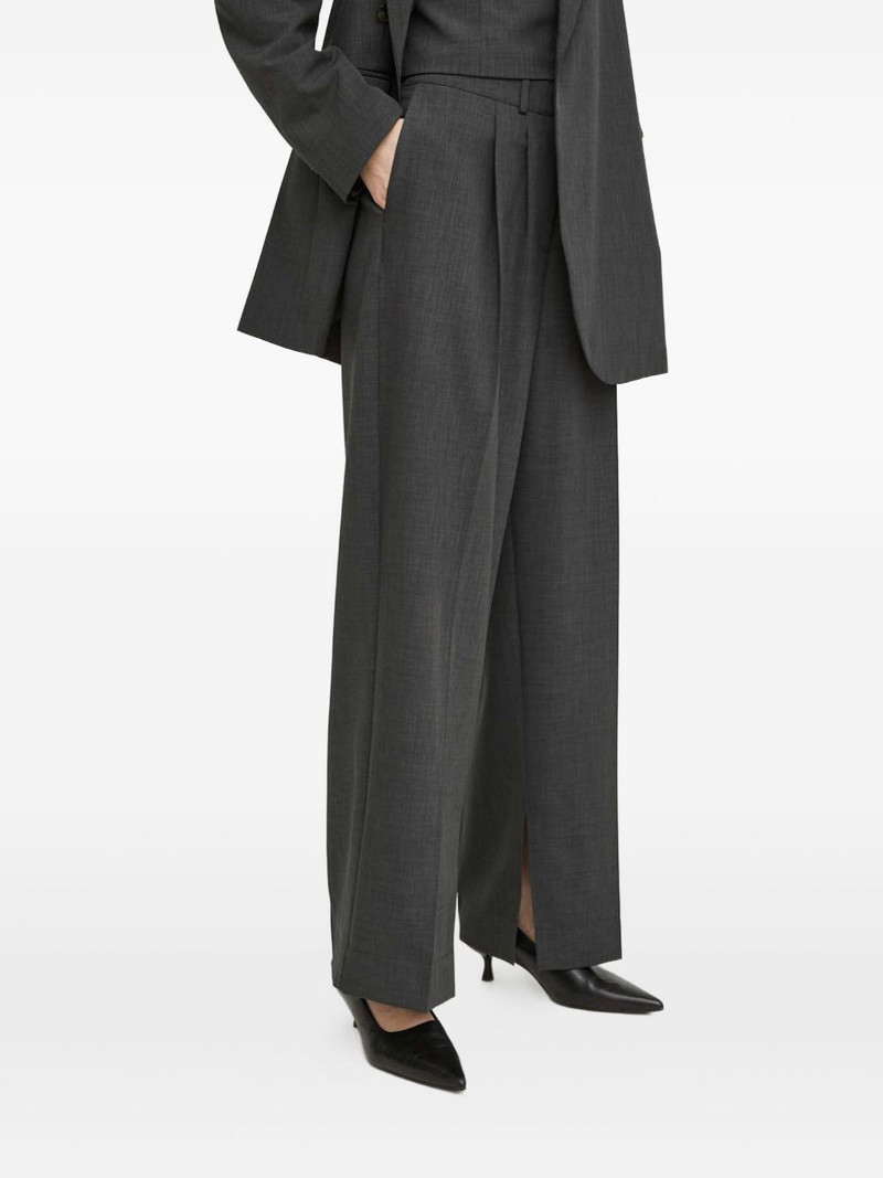 belt-loops trousers 1