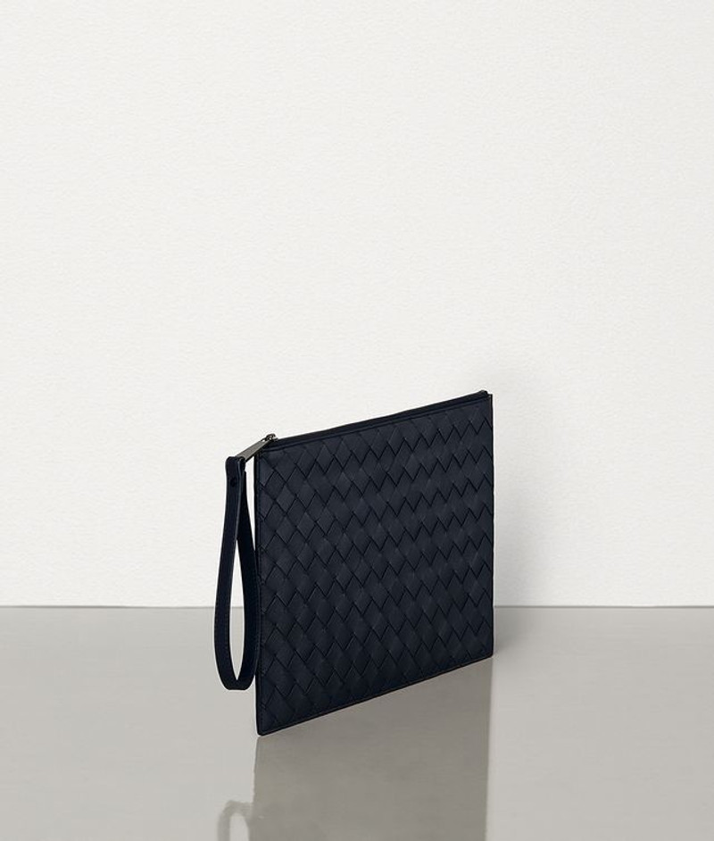 Bottega Veneta POUCH outlook