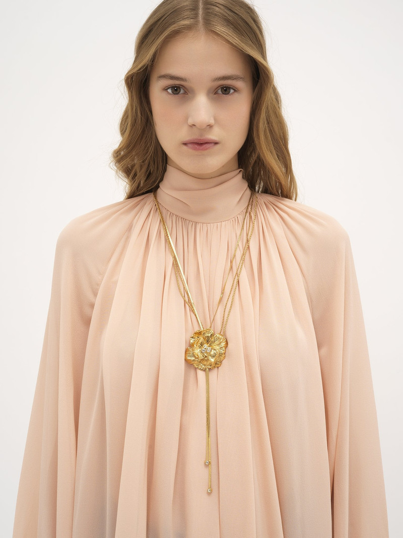 THE CHLOÉ FLOWERS NECKLACE 4