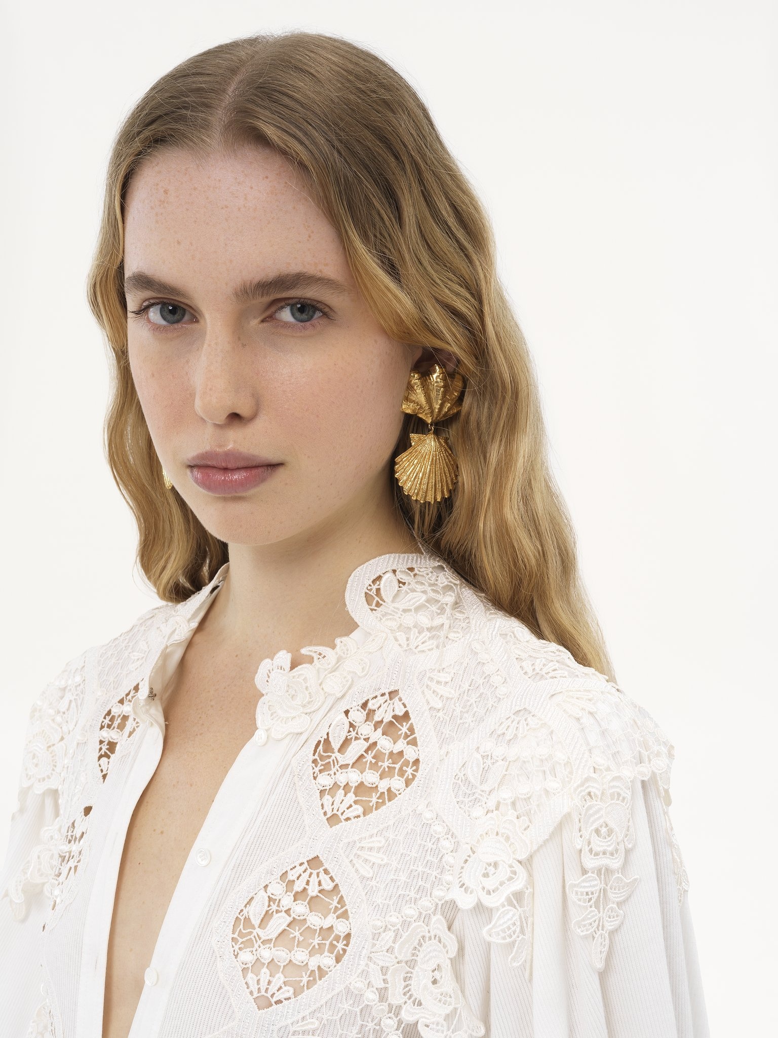 THE CHLOÉ SHELLS EARRINGS - 4
