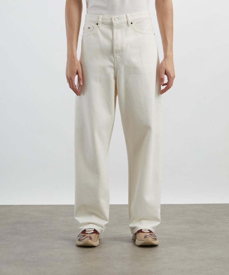 FRAME Baggy Jeans in Off White Grind outlook