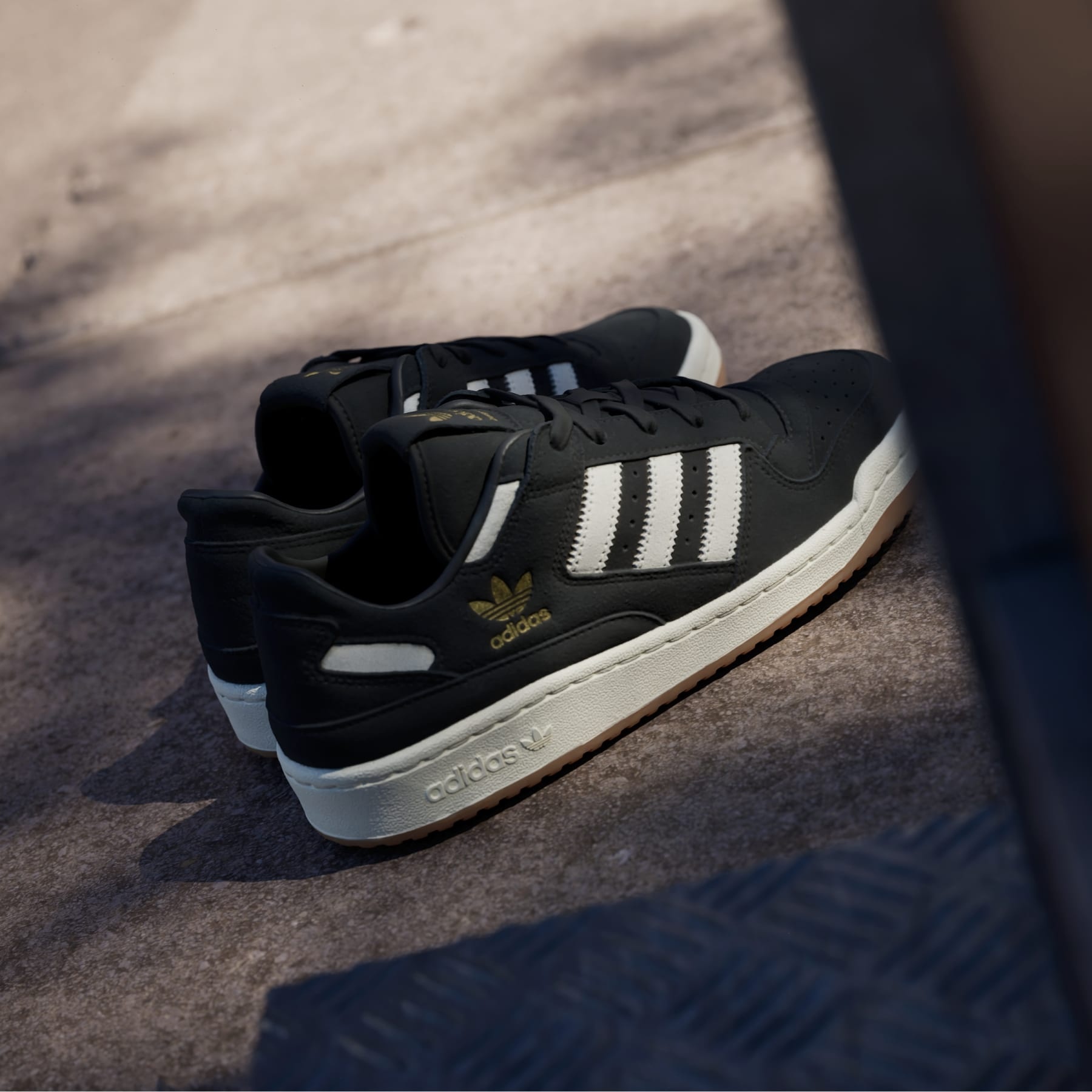 adidas Forum Low CL Shoes REVERSIBLE