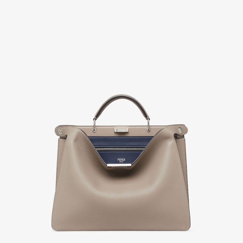 Medium Peekaboo ISeeU bag made of beige Cuoio Romano leather. The interior is organized into two com 1