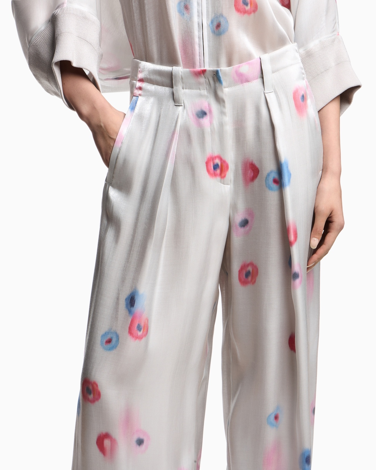 FLUID VISCOSE TROUSERS WITH PLEATS AND ALL-OVER FLORAL PRINT - 5