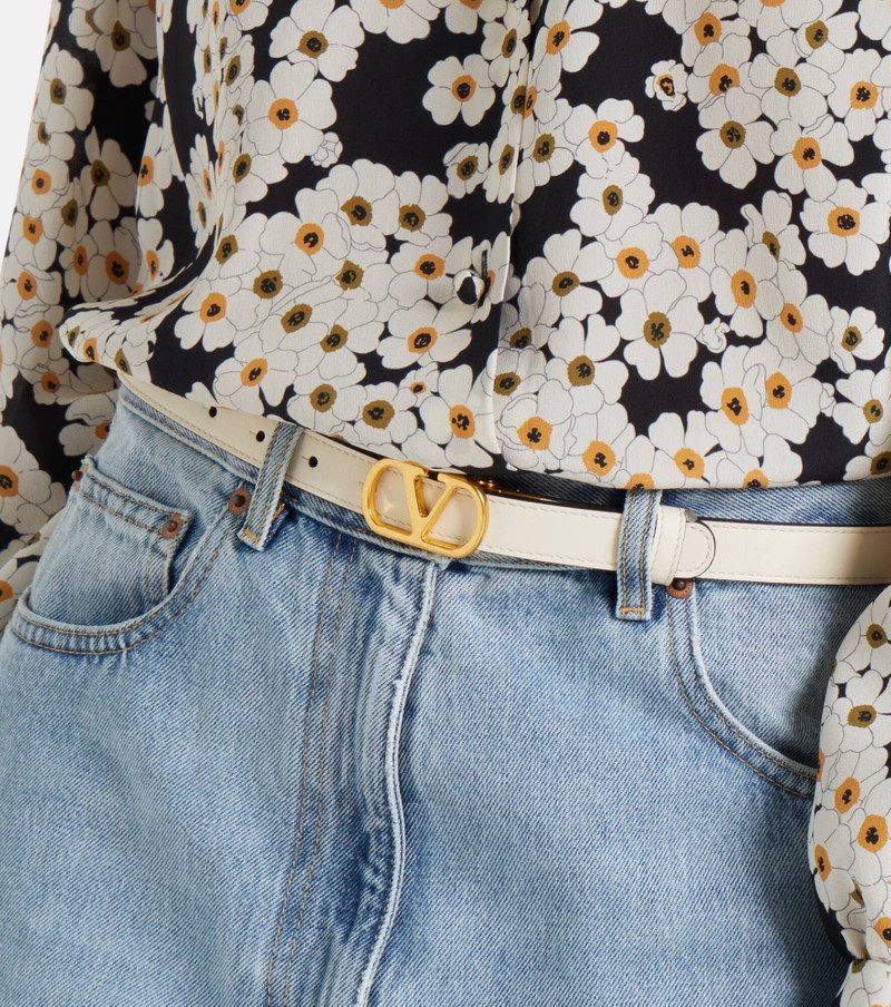 Valentino VLogo reversible leather belt outlook