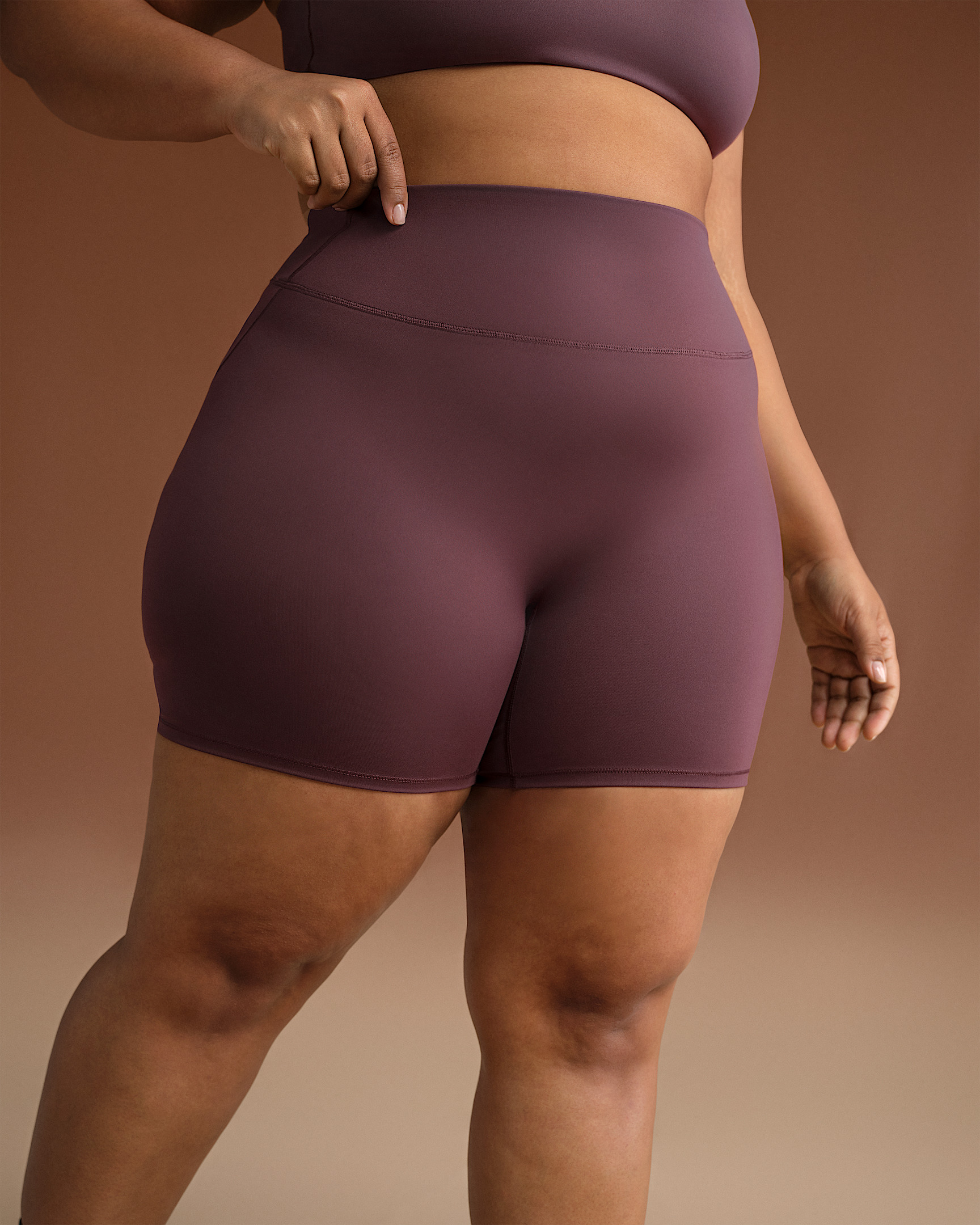 NikeSKIMS Matte Women's High-Waisted 5" Biker Shorts - 7