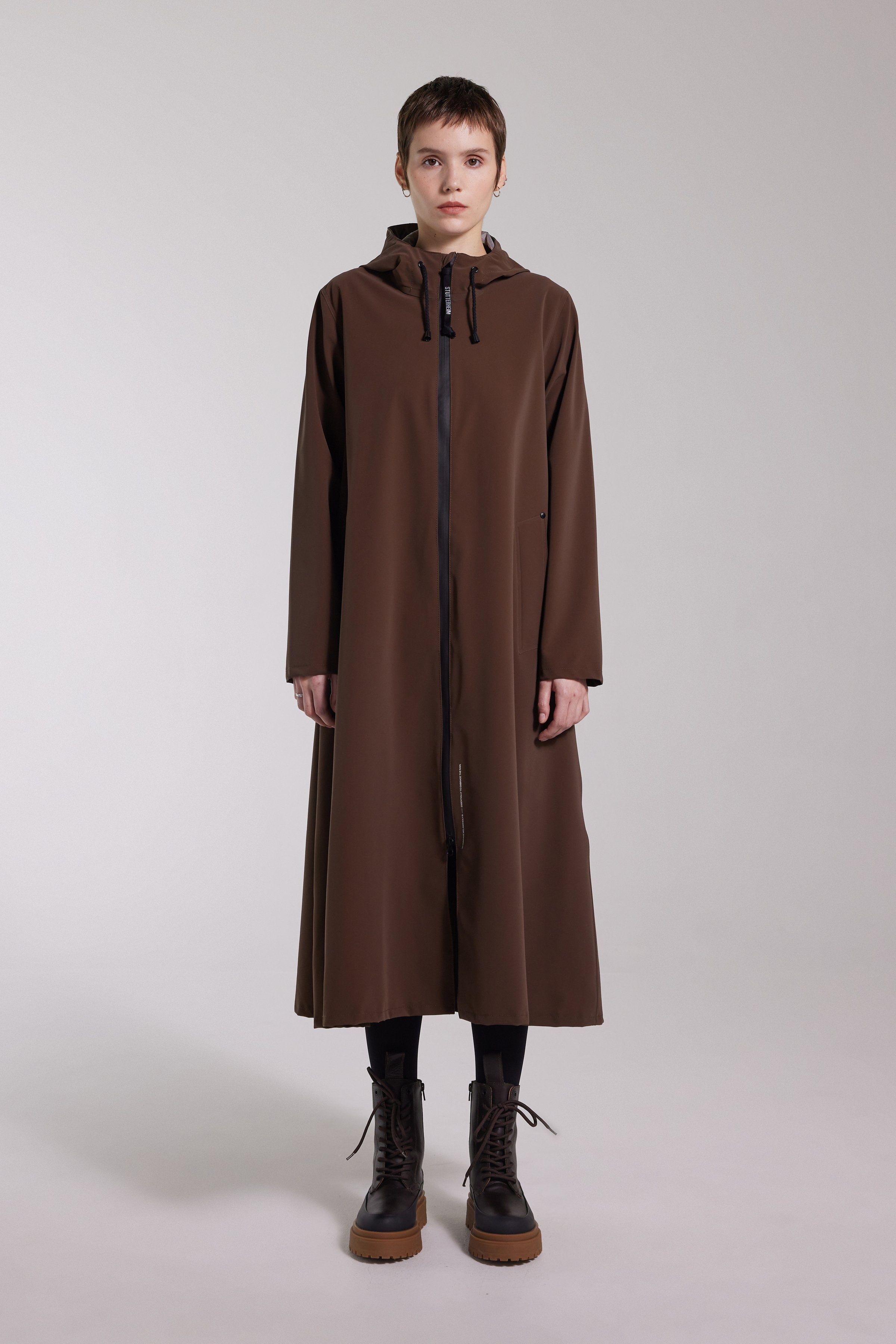 Mosebacke Long Lightweight Matte Zip Raincoat Dark Brown - 1