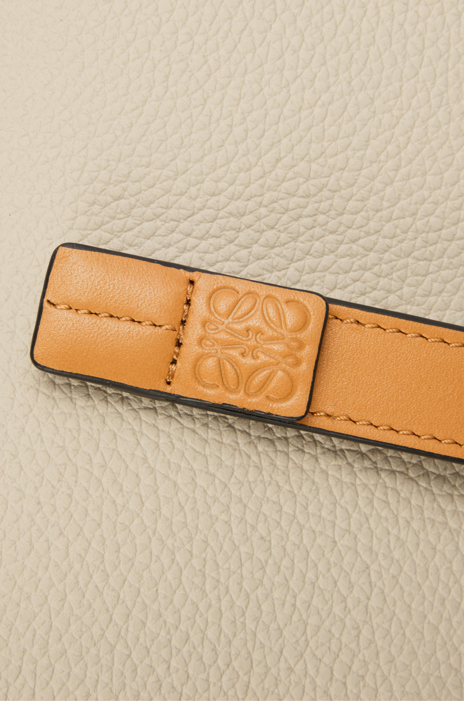 Compact zip wallet in soft grained calfskin - 5