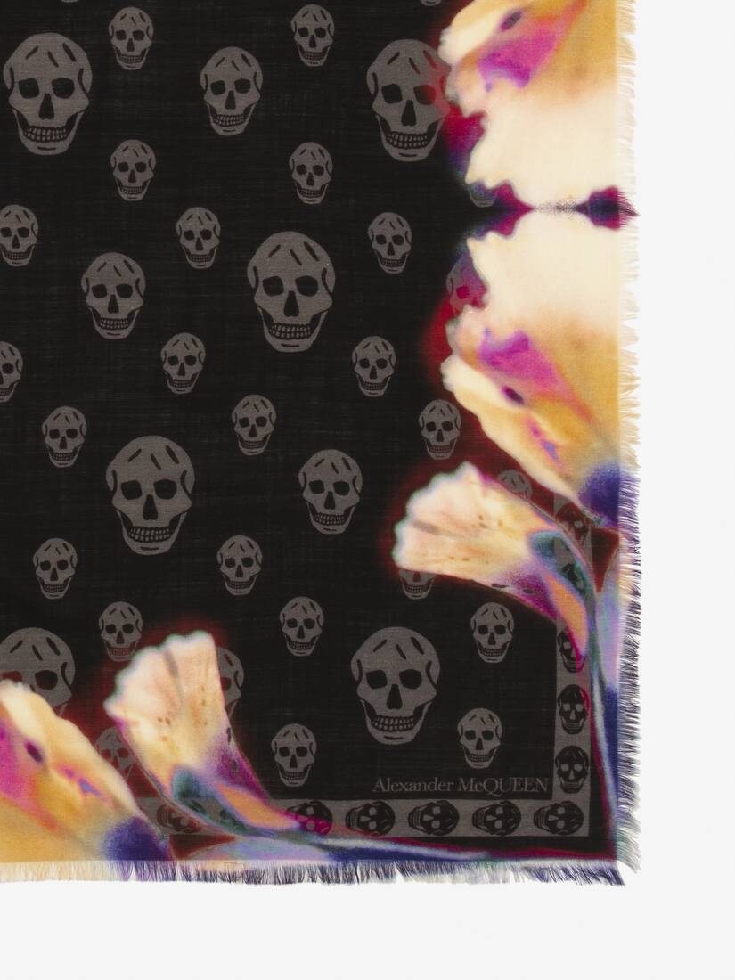 Women's Solarised Garnet Classic Skull Foulard in Black/ivory - 3