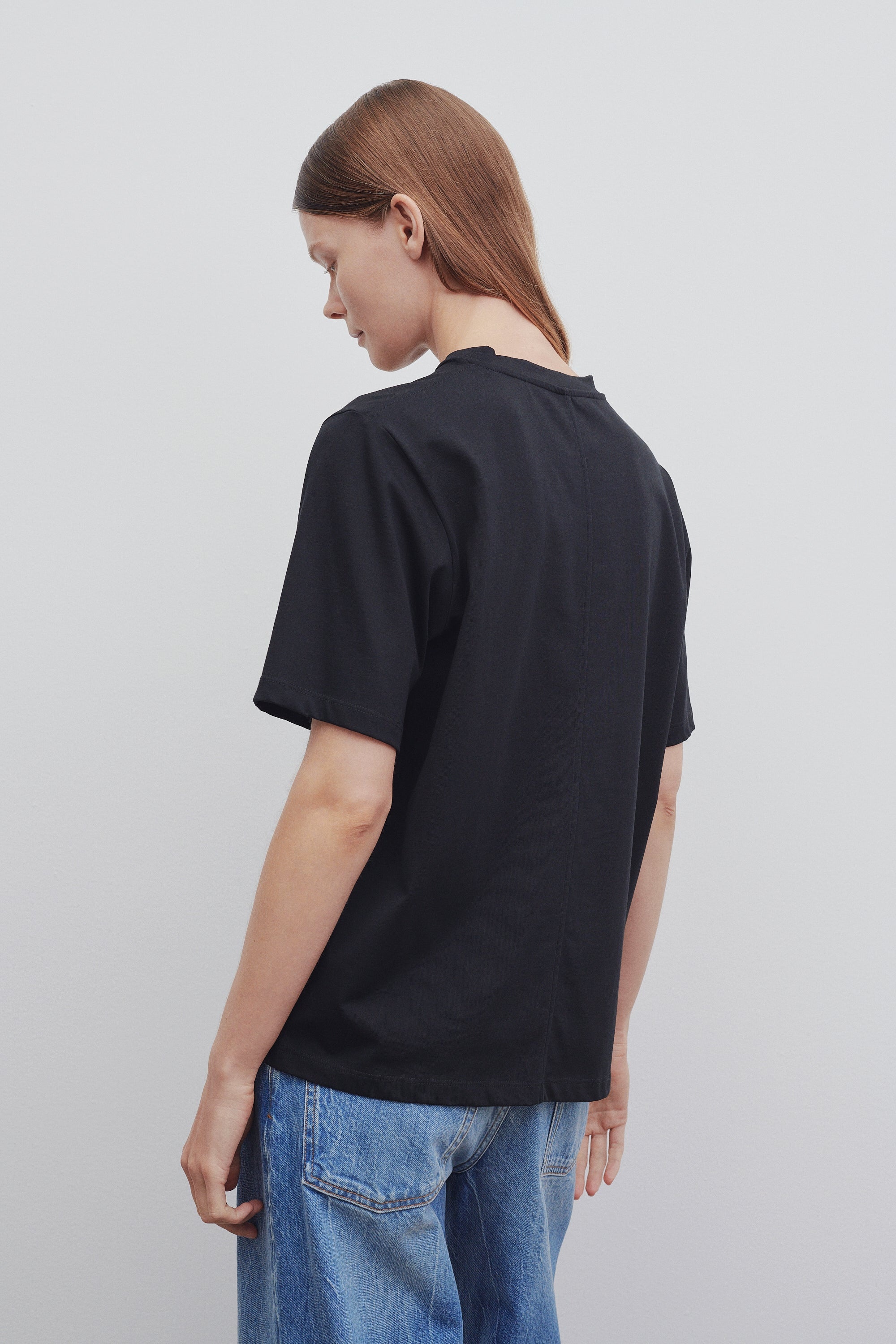 【内からお洒落に♪】THE ROW Chiara Top オーガニックコットン Chiara T-Shirt Black in Organic Cotton – The Row
