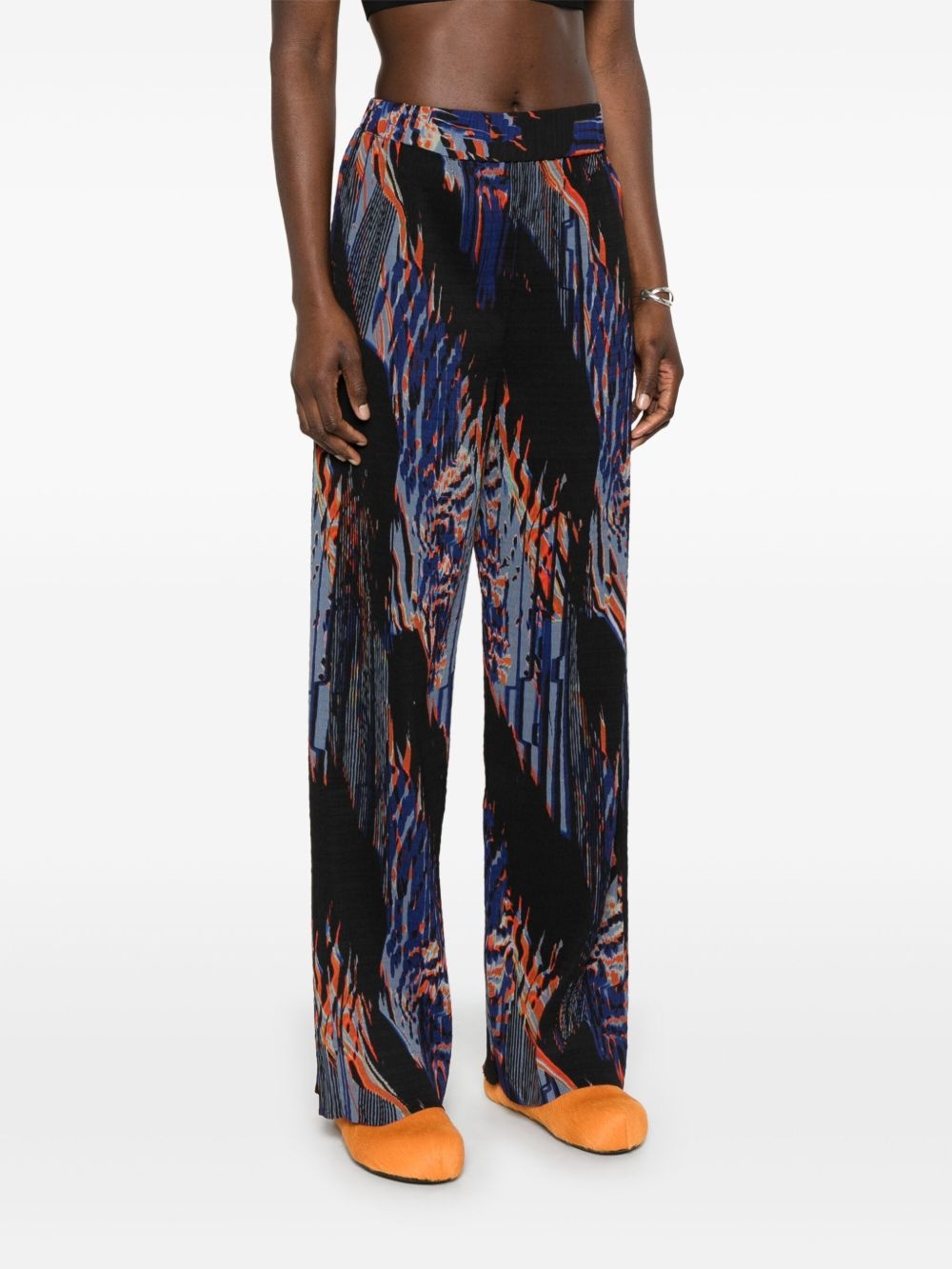 abstract-print plissé straight trousers - 3