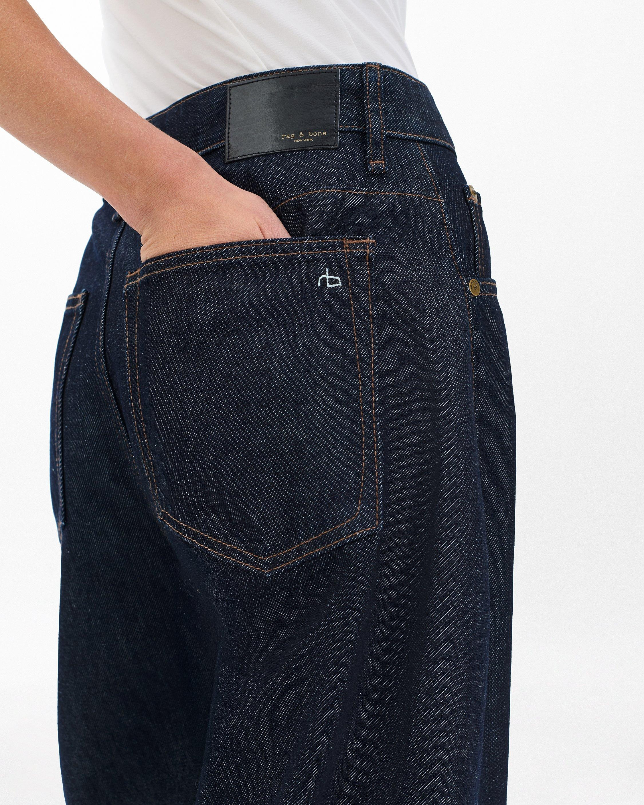 Charlie Ankle Barrel Jeans
Lightweight Rigid in Twilight Rinse - 5