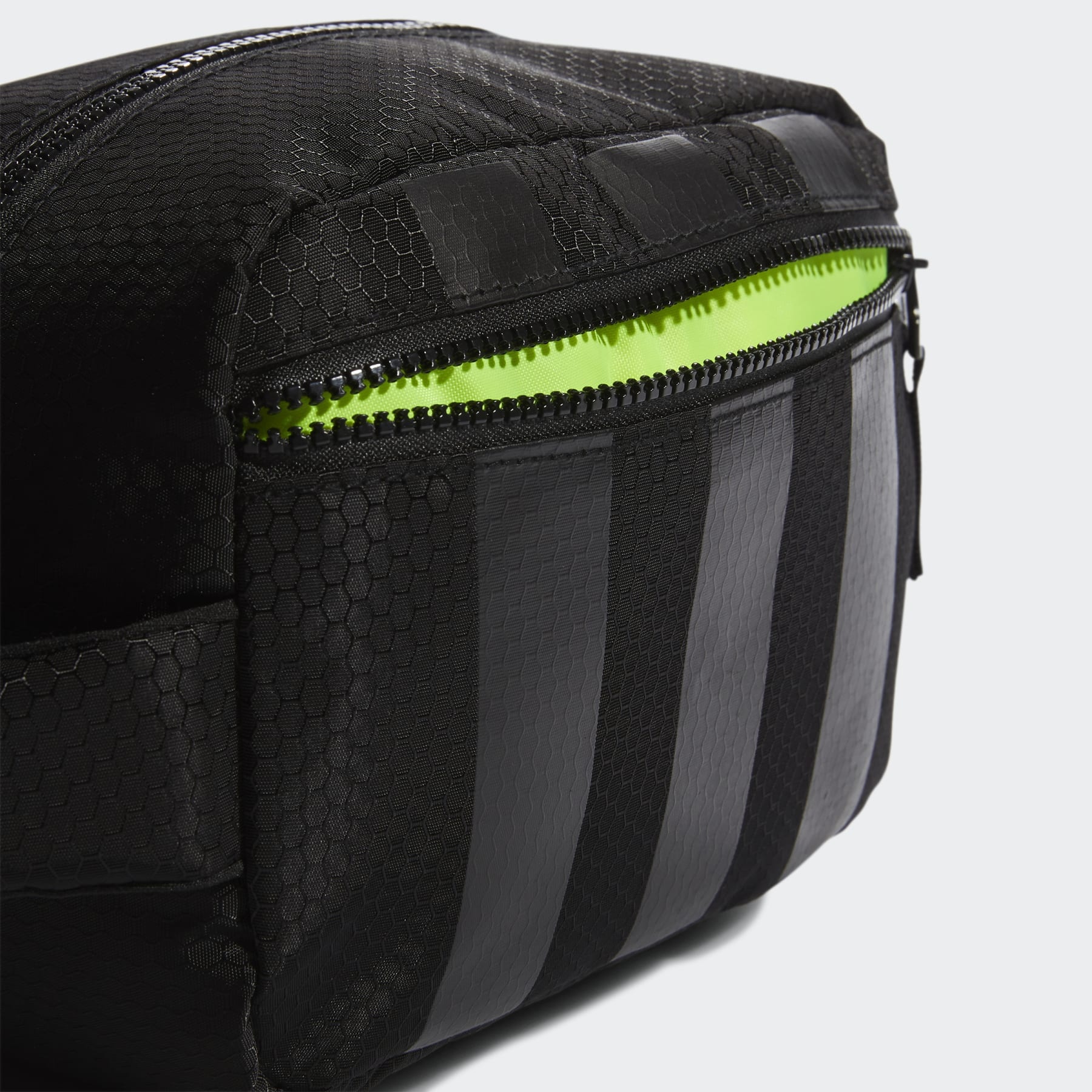 Team Toiletry Kit - 6