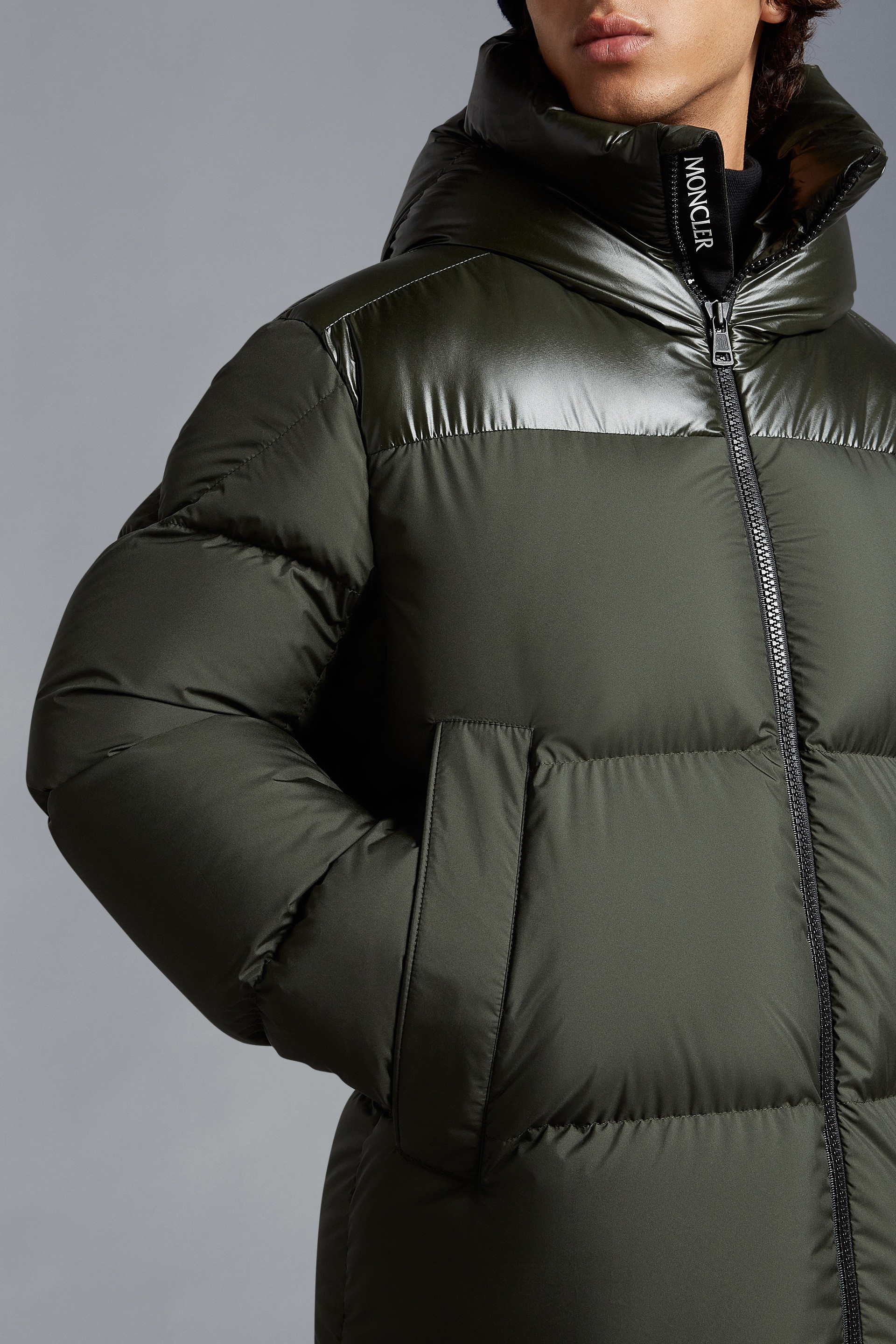 Moncler Damavand Short Down Jacket Black