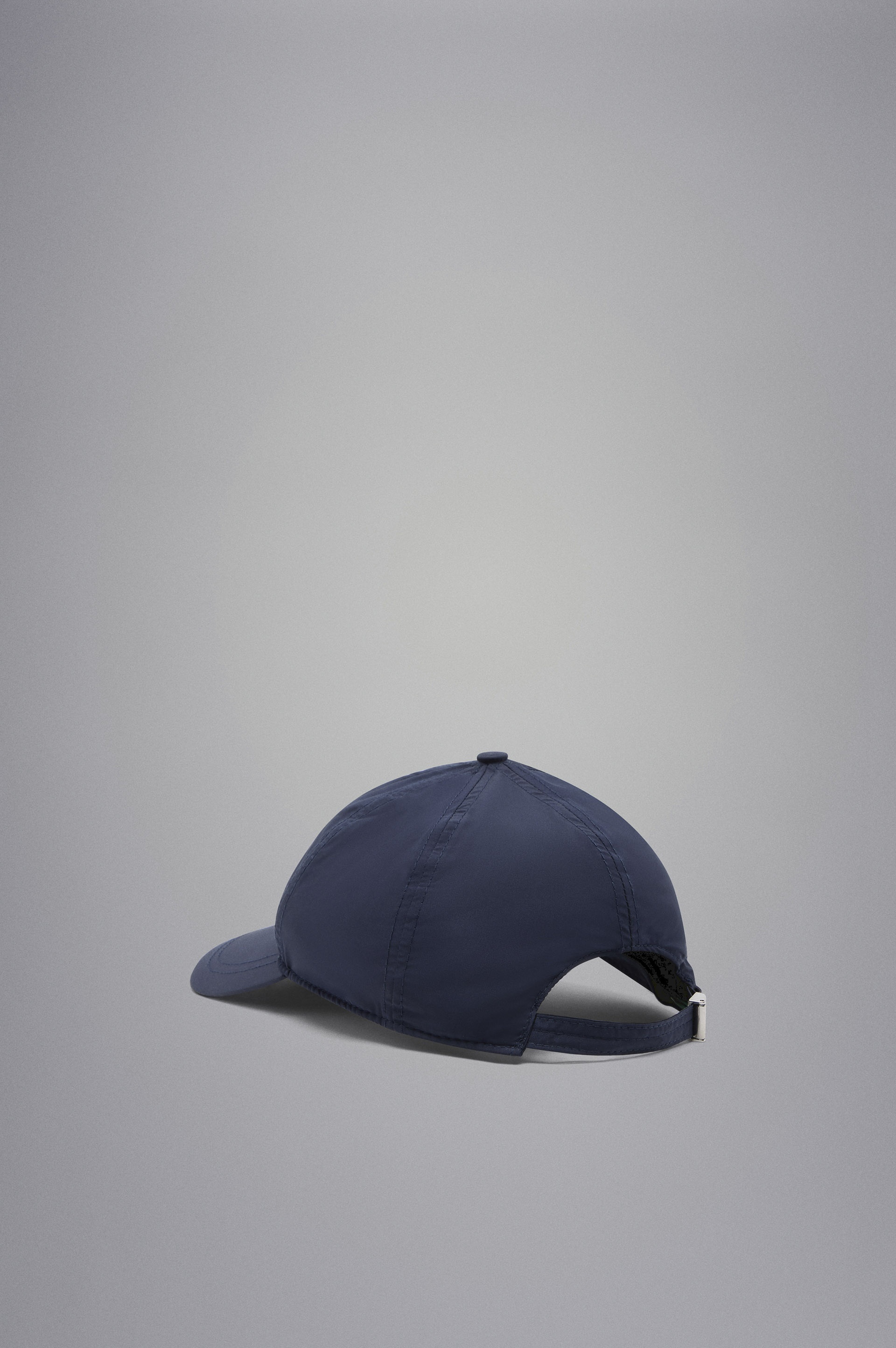 BASEBALL CAP WITH METAL PLATE - 3