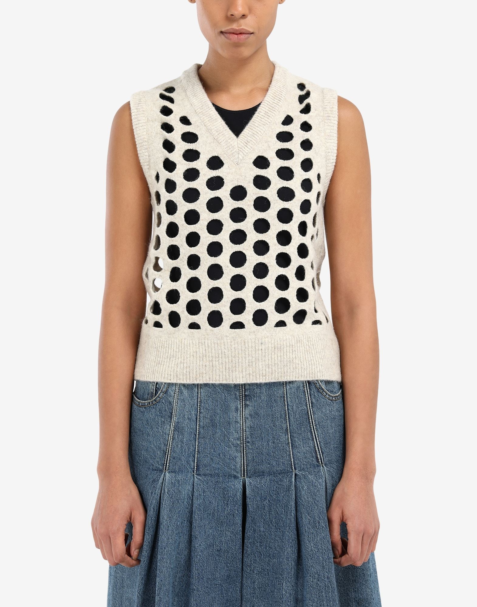 Punched holes vest - 5