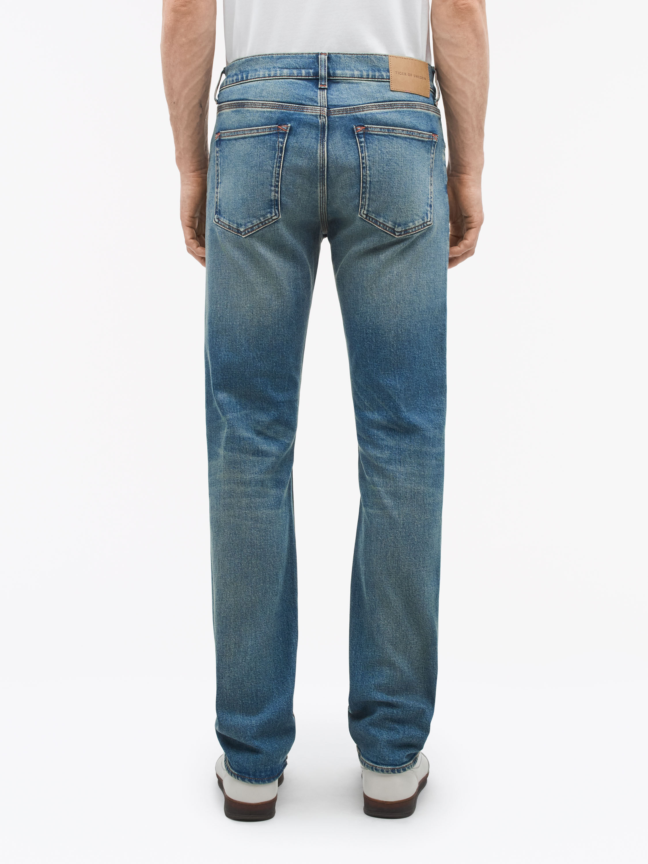 Des Slim-Straight Jeans - 5