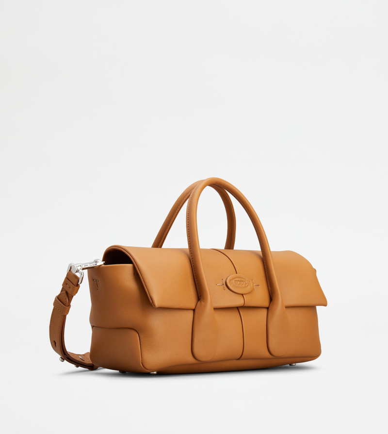 TOD'S DI BAG REVERSE EW FLAP IN LEATHER SMALL - BROWN 3