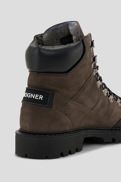 Helsinki Low boots with spikes in Brown - 6