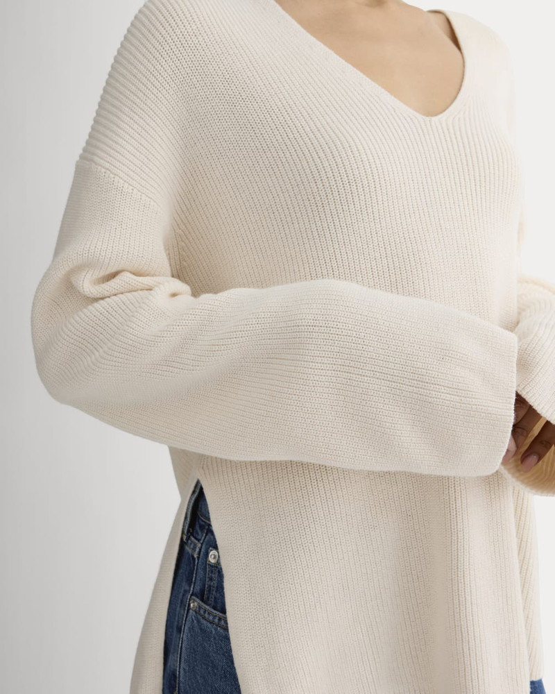 THE SLOUCHY V-NECK IN EVERYDAY COTTON 4