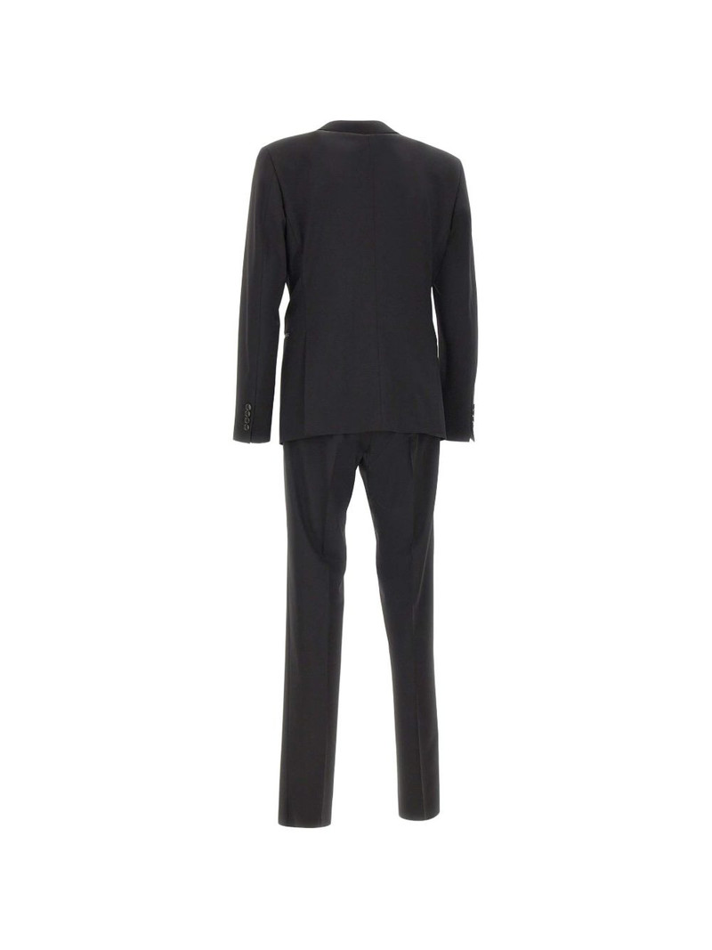 peak-lapels single-breasted suit 3