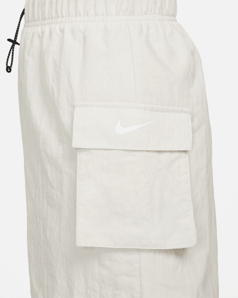 Nike Sportswear Essential Women's Woven High-Rise Shorts 5