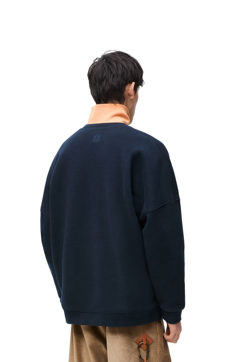 V-neck sweatshirt in cotton 4