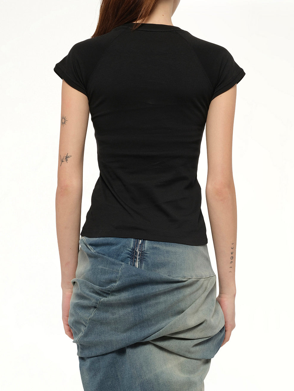 Small Fit T-Shirt in Black - 5