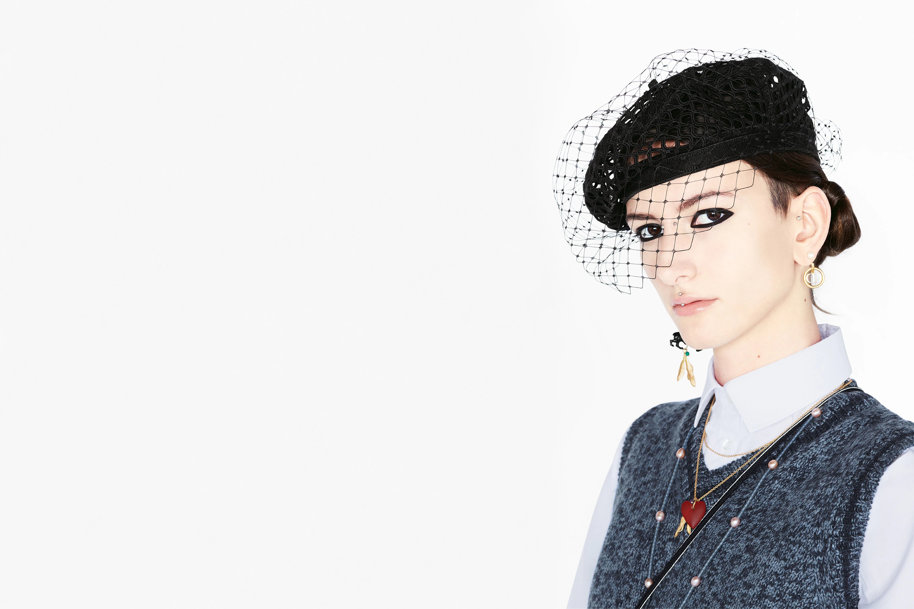 Sleeveless Sweater - 6