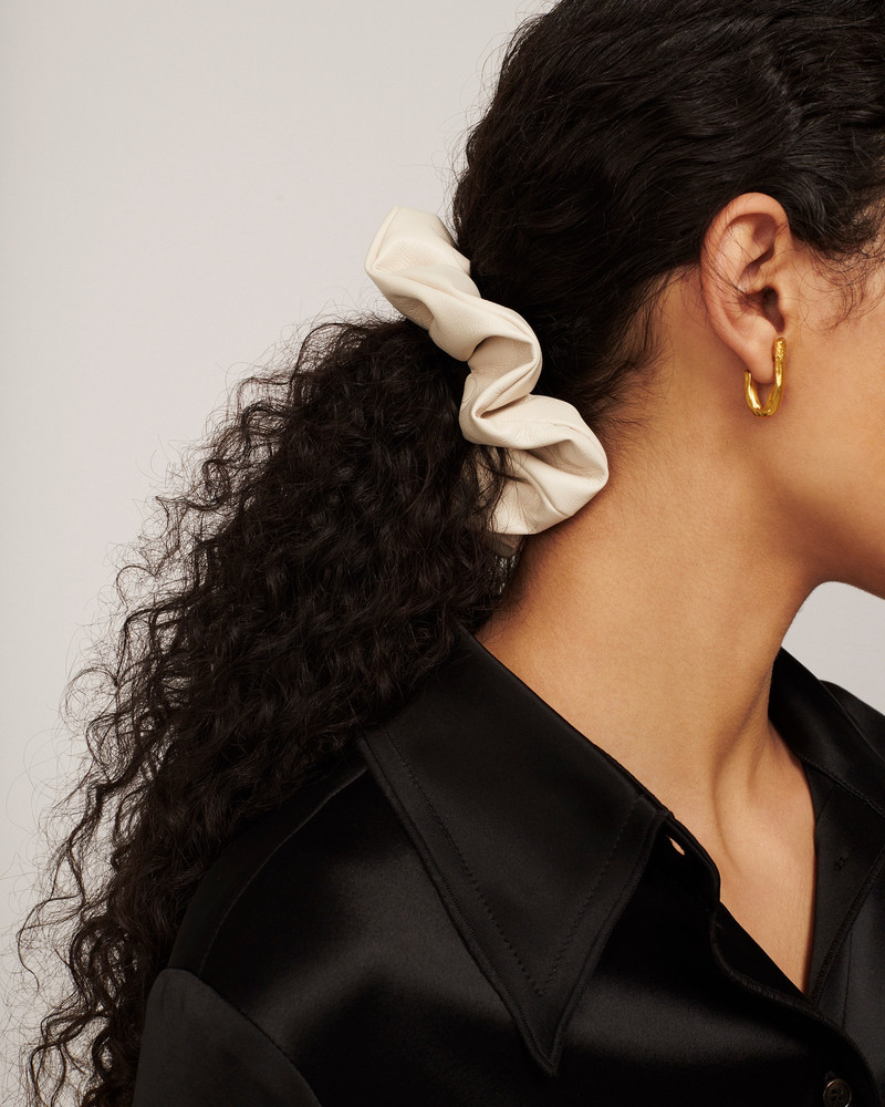 Nanushka LOU - Vegan leather scrunchie - Off white outlook