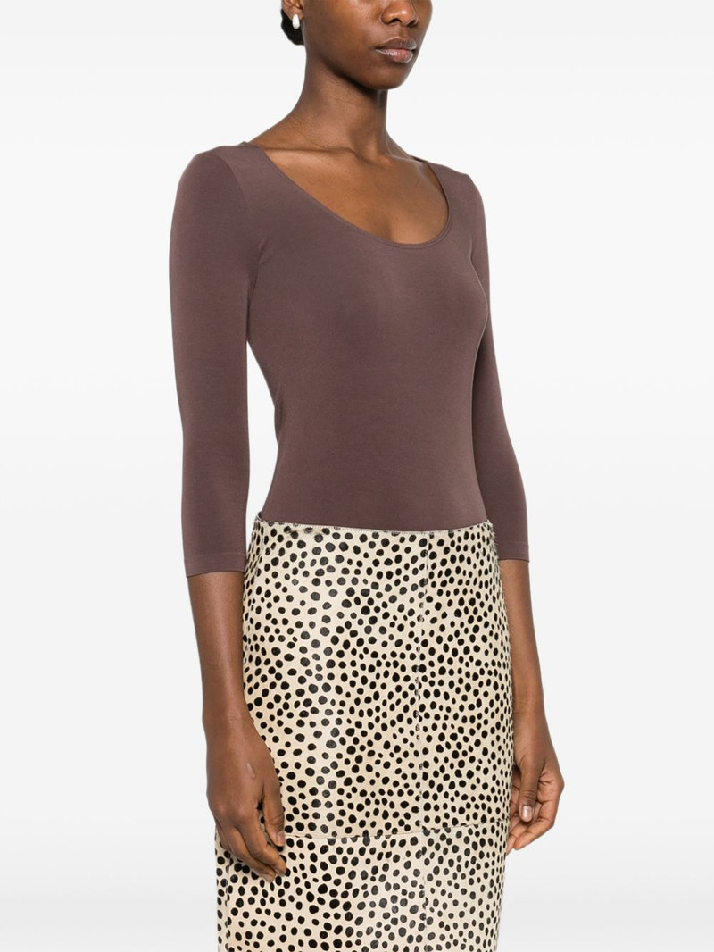 scoop-neck long-sleeved top 3
