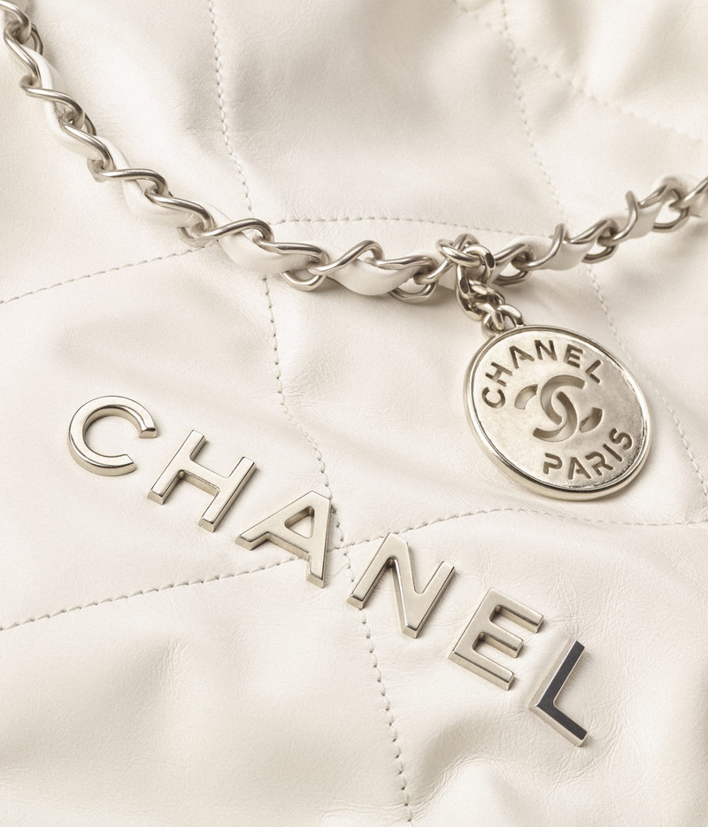 CHANEL 22 Small Handbag 4